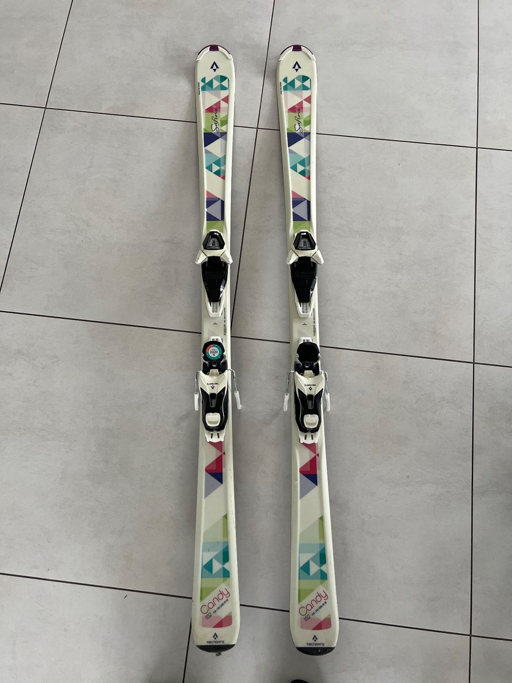 Sci: Tecnopro Candy Ice Damen Ski - 152cm – Usato da Ebmatingen venduto da Mistelu
