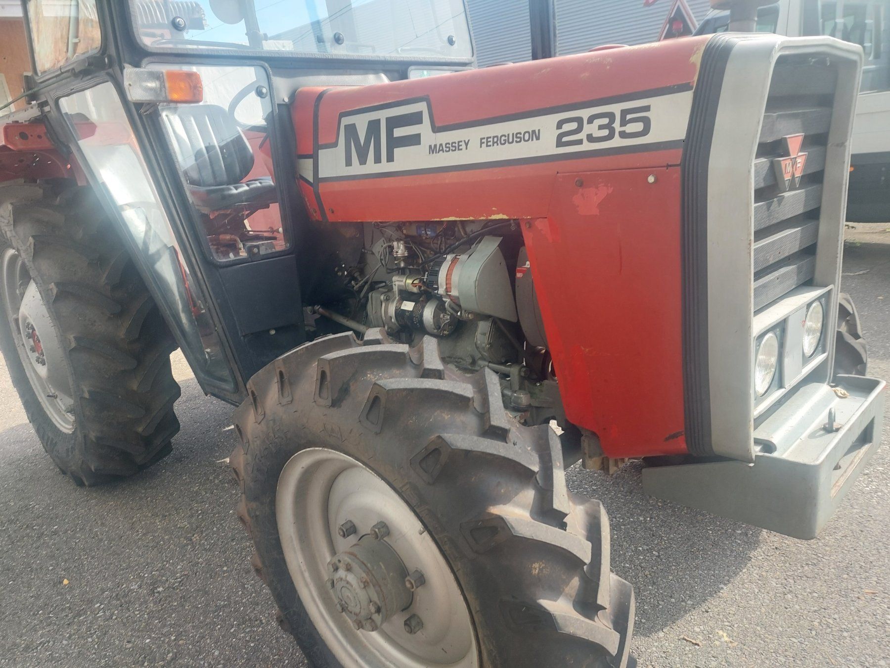Trattori: Massey-Ferguson MF 235, 4x4 – Usato da Matzingen venduto da Traktorenreich 2