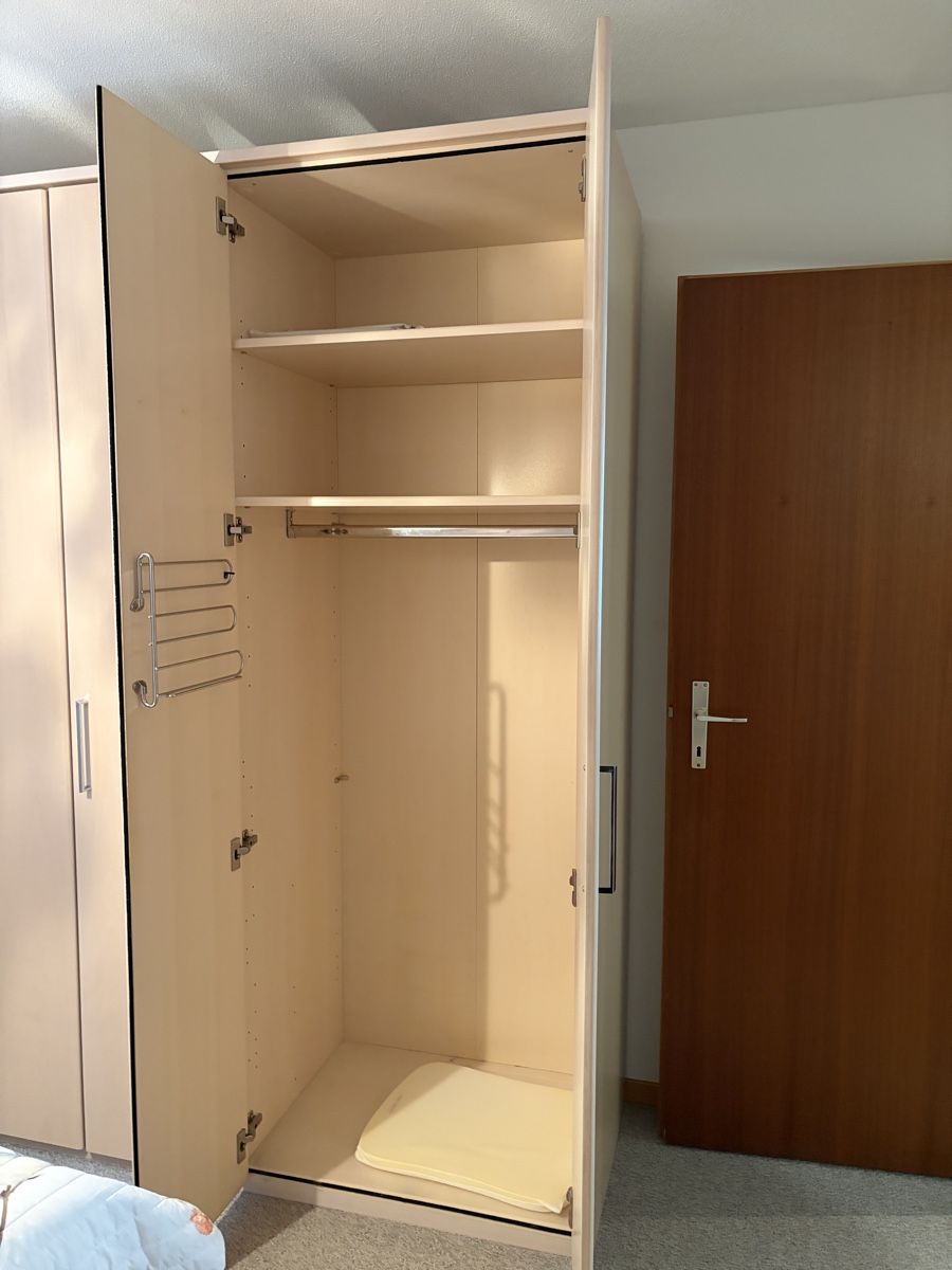 Armoires: Kleiderschrank – D'occasion à Zug par Quips35 4