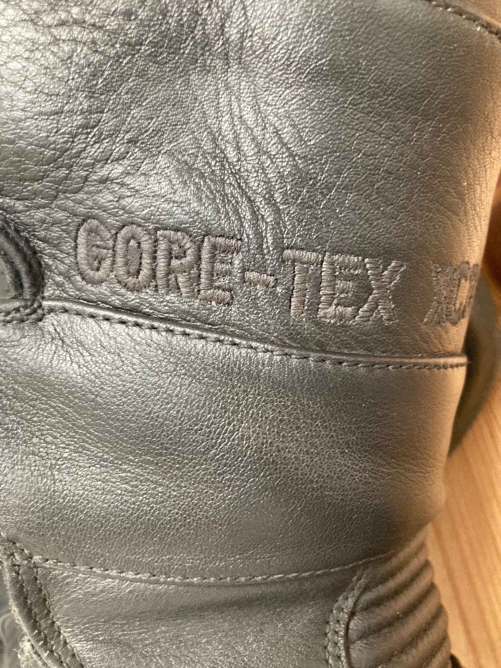 Scarpe da donna: Bottes cuir moto gortex noir gr. 37 – Usato da Court venduto da luckychance22 2