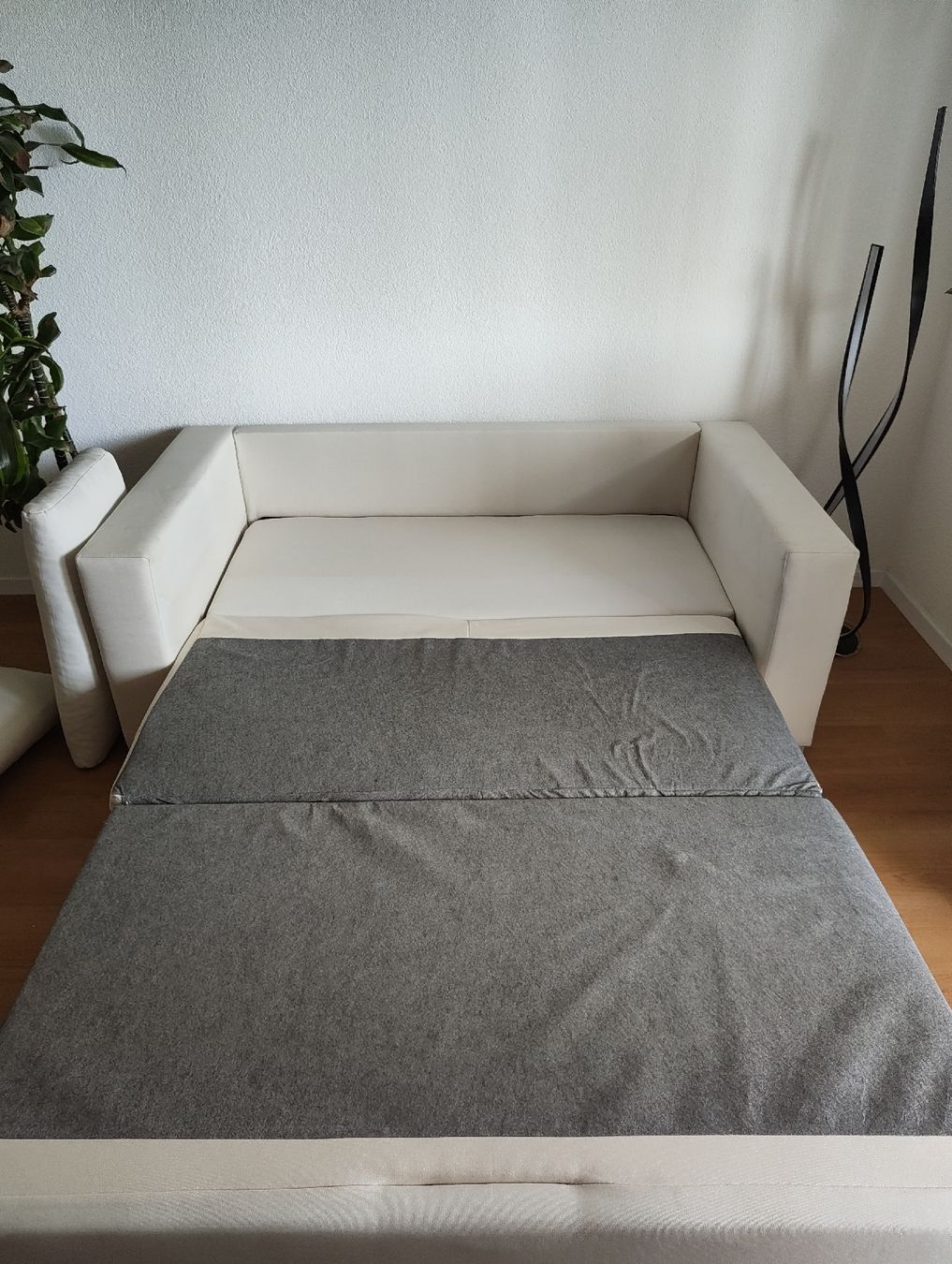 Sofas: Sofa Bed Beige Fabric 2-seater – Gebraucht aus Kreuzlingen von fix_wx75 3