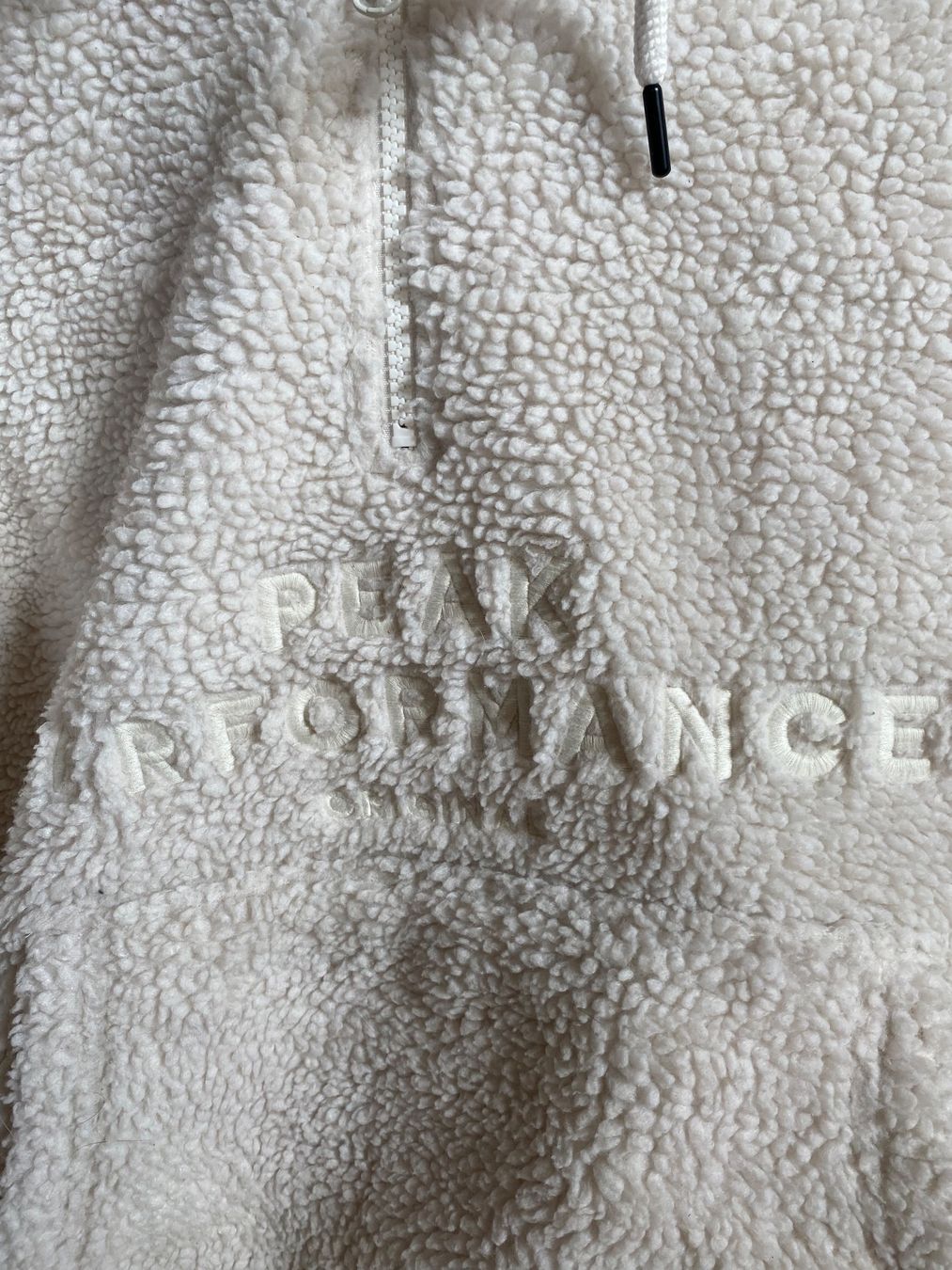 Peak Performance Maglioni & Felpe: Warmer Kapuzenpullover von Peak Performance in XS – Usato da Krummenau venduto da tanjatruetsch 1