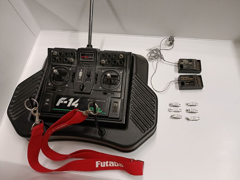 Robbe Futaba F14 Fernbedienung mit 2x R118F Empfänger | Kaufen auf Ricardo
