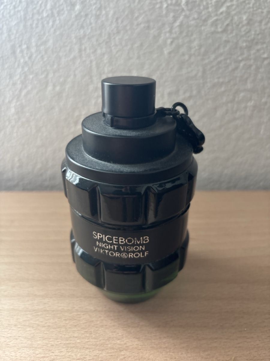 Profumi & Eau de Toilette: Viktor&Rolf Spicebomb Night Vision  – Usato da Anglikon venduto da raf_7sml