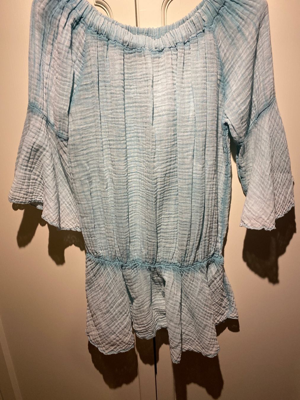 Blusen: DAMEN BLUSE -TÜRKIS MUSSELIN STOFF – Neu und originalverpackt aus Meienried von ManuelaBoutique 1