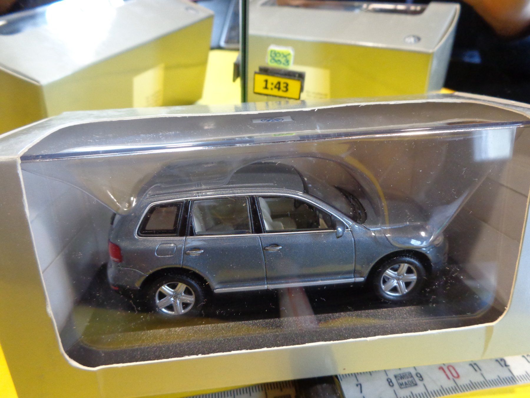 VW Touarec 1-43 (mit Box) Mini-Champs (Boo3) (Neu (gemäss Beschreibung ...