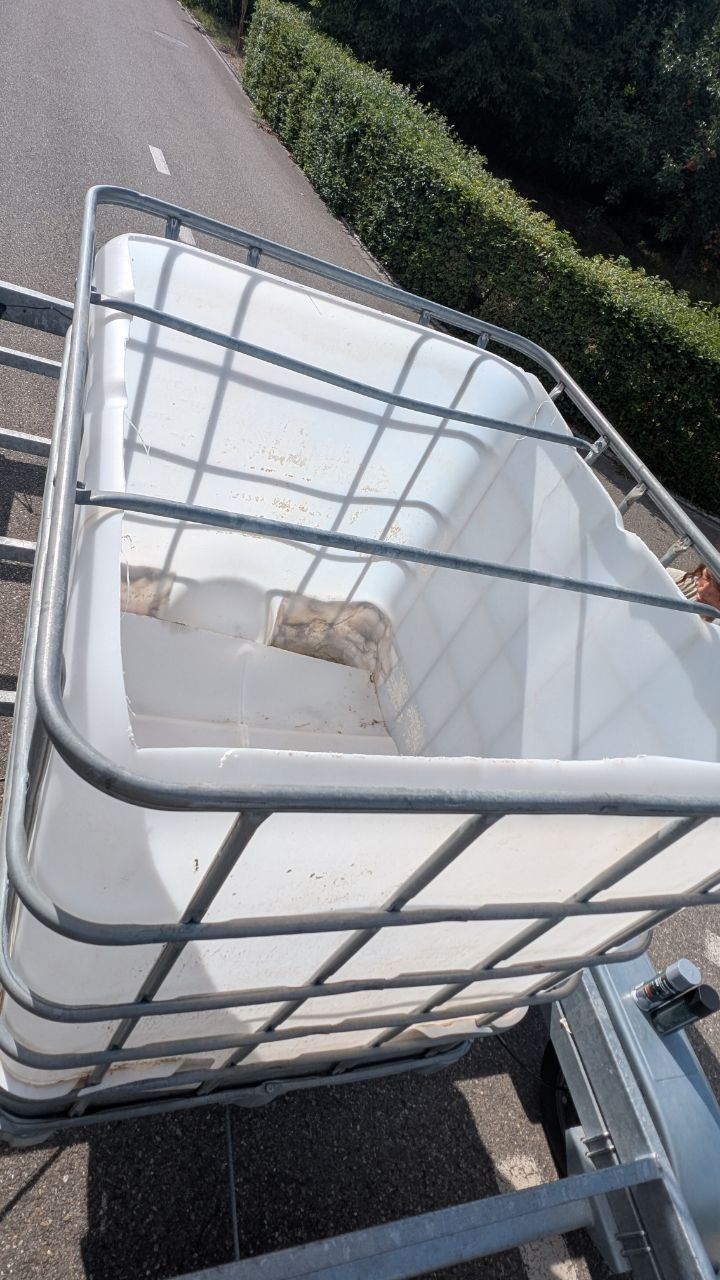 Abbeveratoi e trogoli: IBC Wassertank 1000l Wasserbehälter Regenwassertank – Usato da Wettingen venduto da ray_boccia