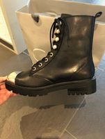 Schwarze Boots mit Perlen, Leder, Grösse 38, neuwertig
