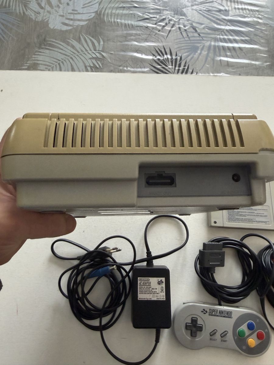 Nintendo Console: Super Nintendo SNES Konsole Set mit Aladdin – Usato da Genève venduto da sho_67qj 6