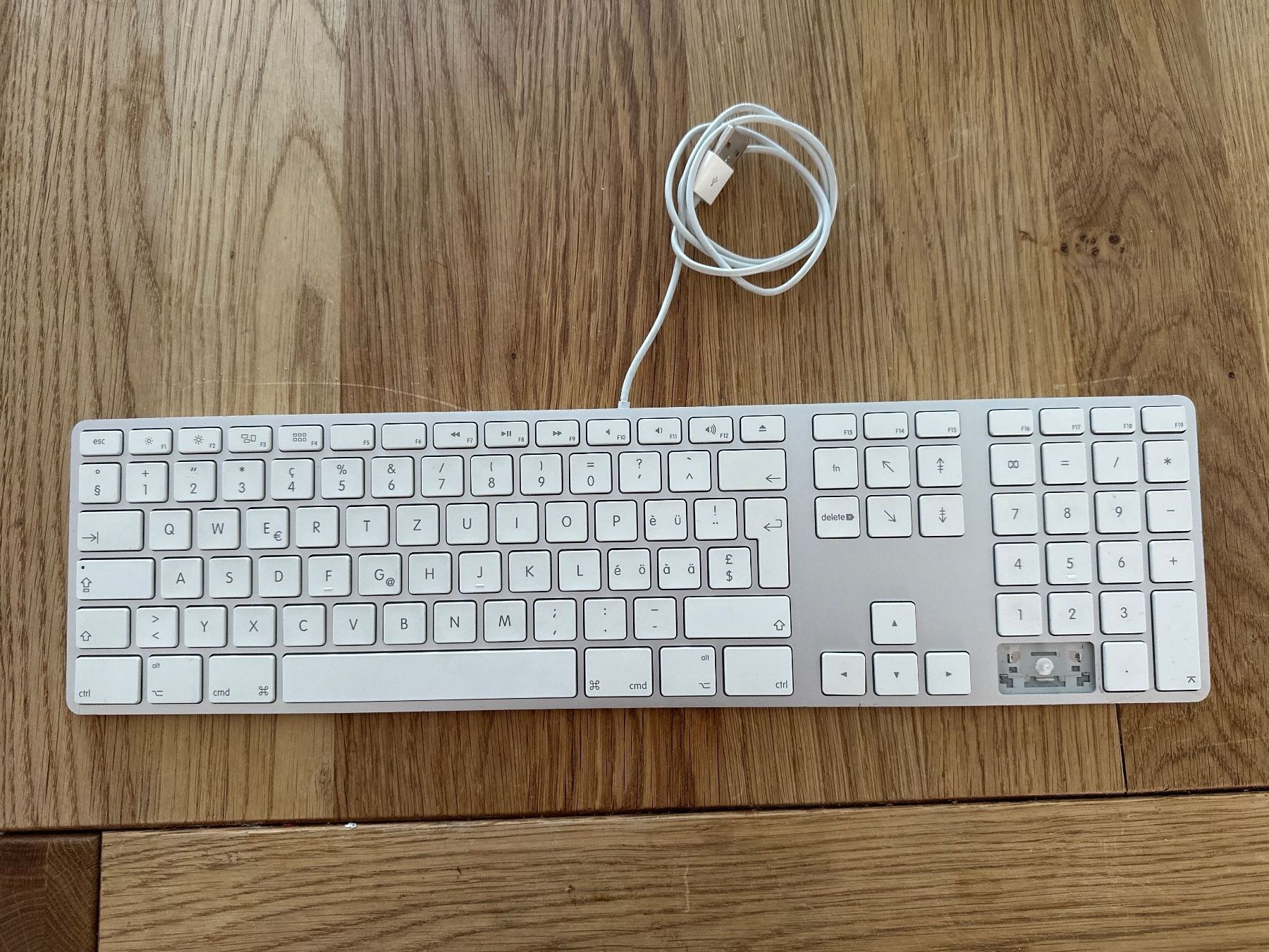 Apple Claviers: Apple Tastatur Magic Keyboard mit Ziffernblock – D'occasion à Engelburg par Shantaram01