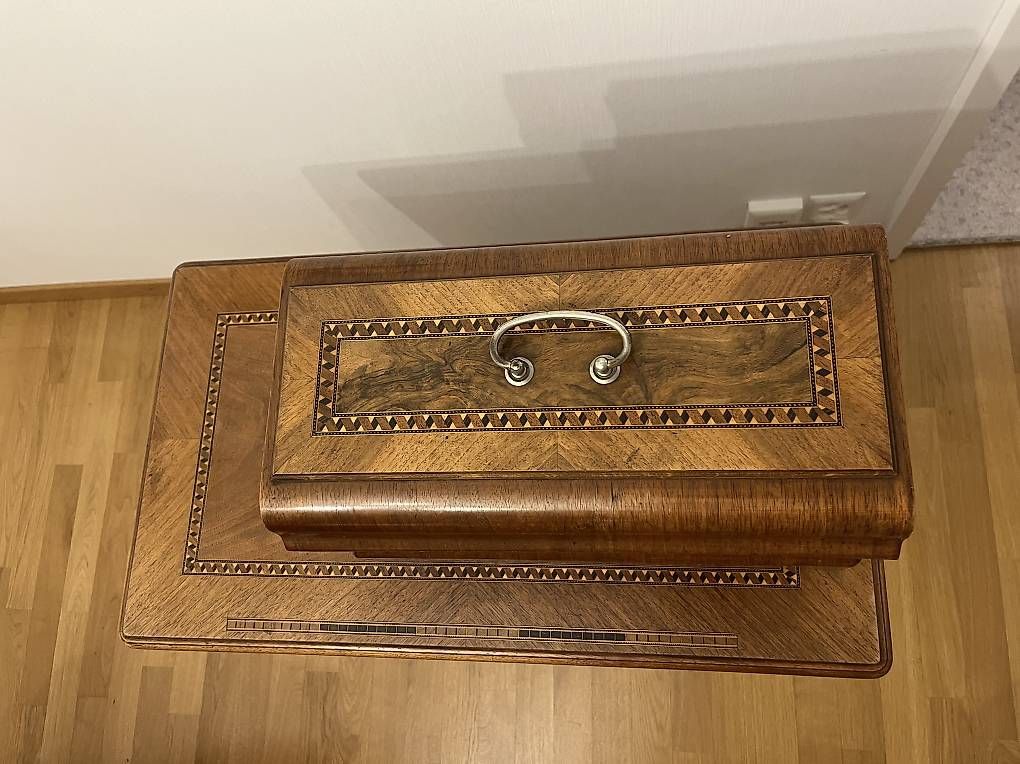 Tutte le decorazioni: Antike Nähmaschine – Usato da Luzern venduto da Elsa.Schweiz 2