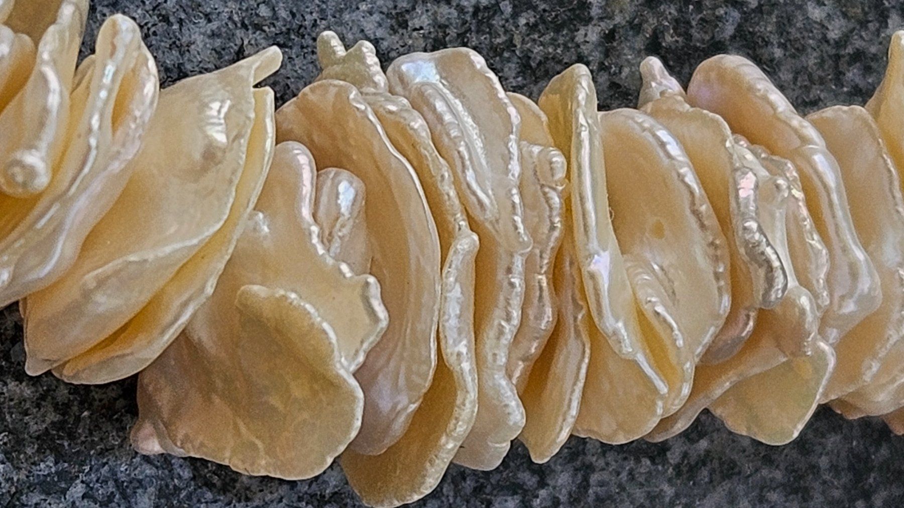 Perle (finte): Keshi Perlen (Cornflakes) – Nuovo e nell'imballaggio originale da Meyriez venduto da Zigzagzug 1