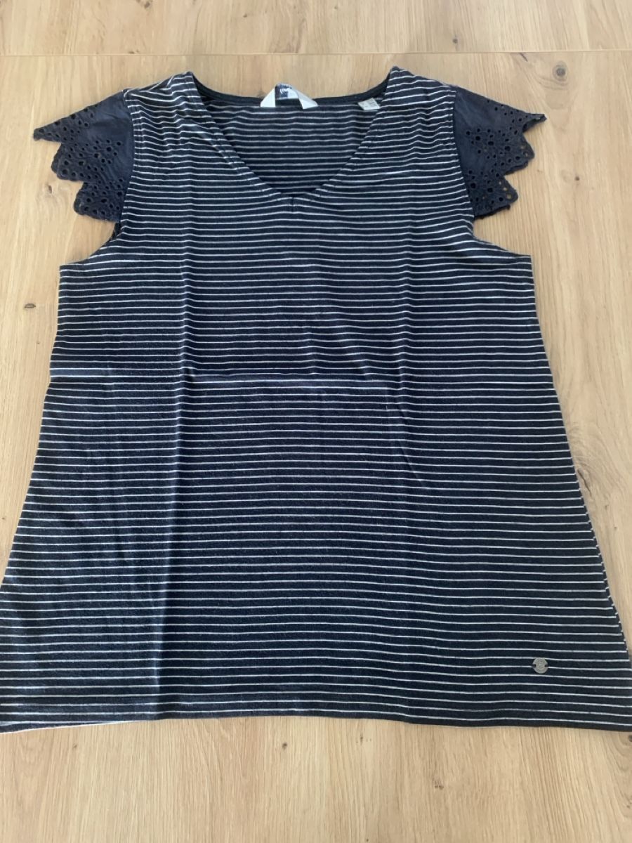T-shirt: Gestreiftes Sommer Top mit Spitze, Gr. M – Usato da Schöftland venduto da nevio74