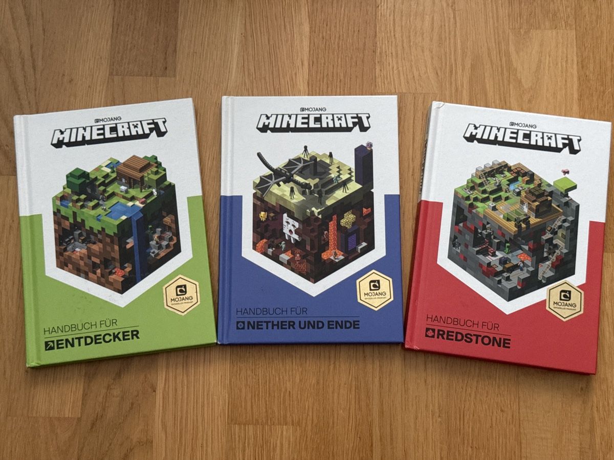 Libri: 3 Minecraft Handbücher – Usato da Rüti ZH venduto da Kiwi02