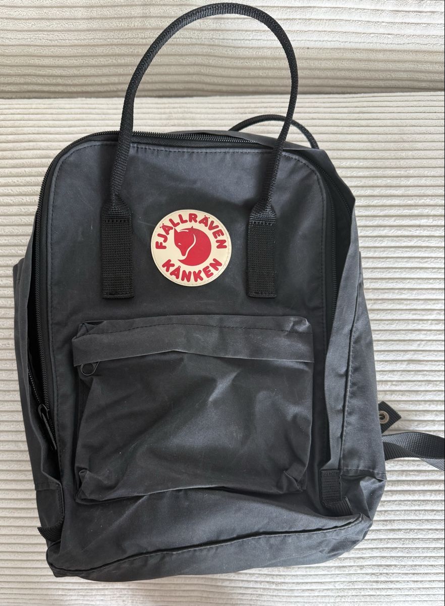 Fjällräven Rucksäcke: Fjällräven Kanken Rucksack mit Laptopfach – Gebraucht aus Frauenfeld von Lunarlilac