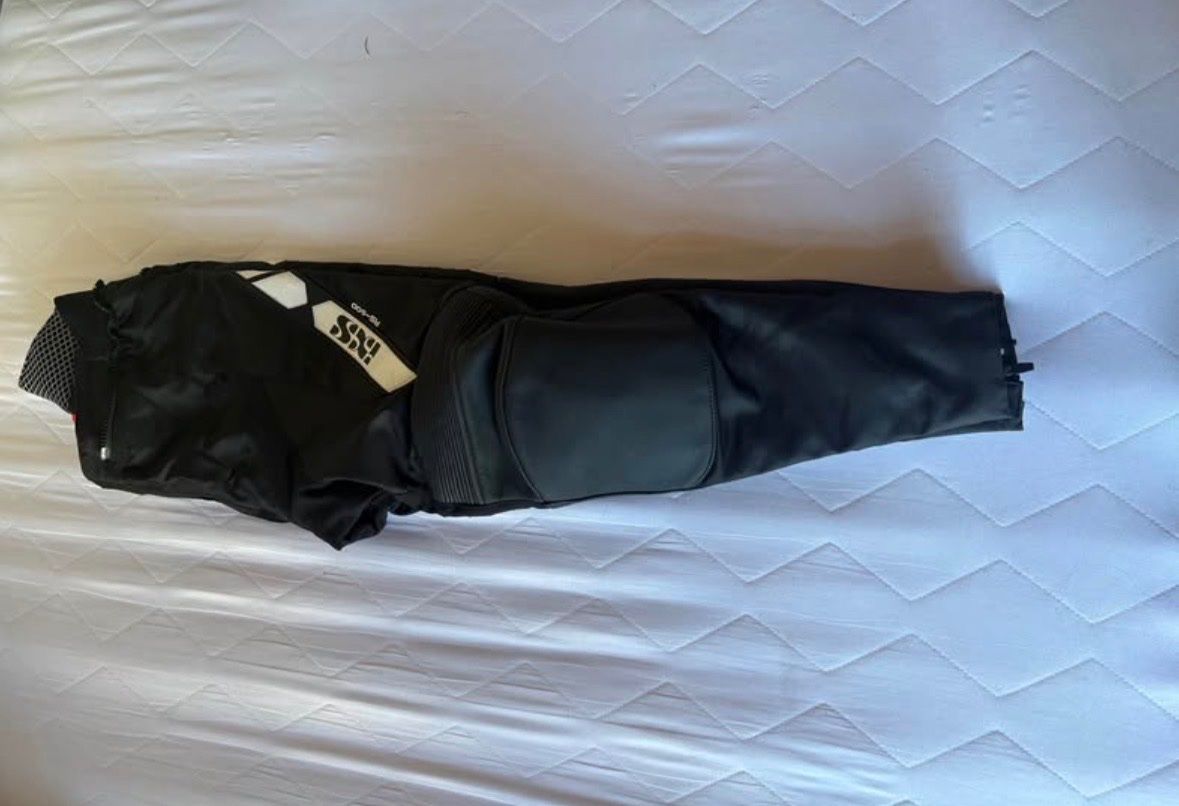 IXS Pantalons: IXS Motorrad Lederhose – Neuf (Voir description) à Nebikon par hai_h2mr 2