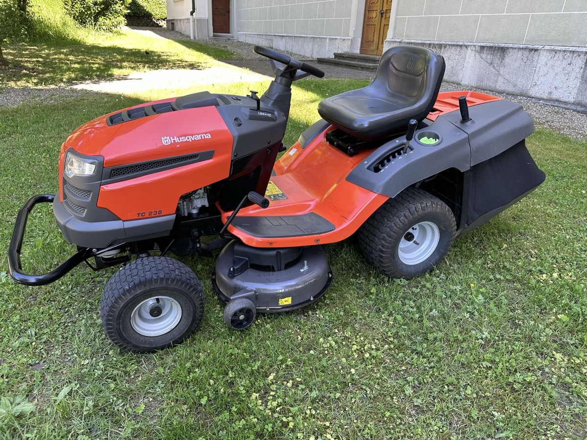 Husqvarna Tagliaerba: Rasentraktor Husqvarna TC 238  – Usato da Grossdietwil venduto da kawasaki-kfx 4