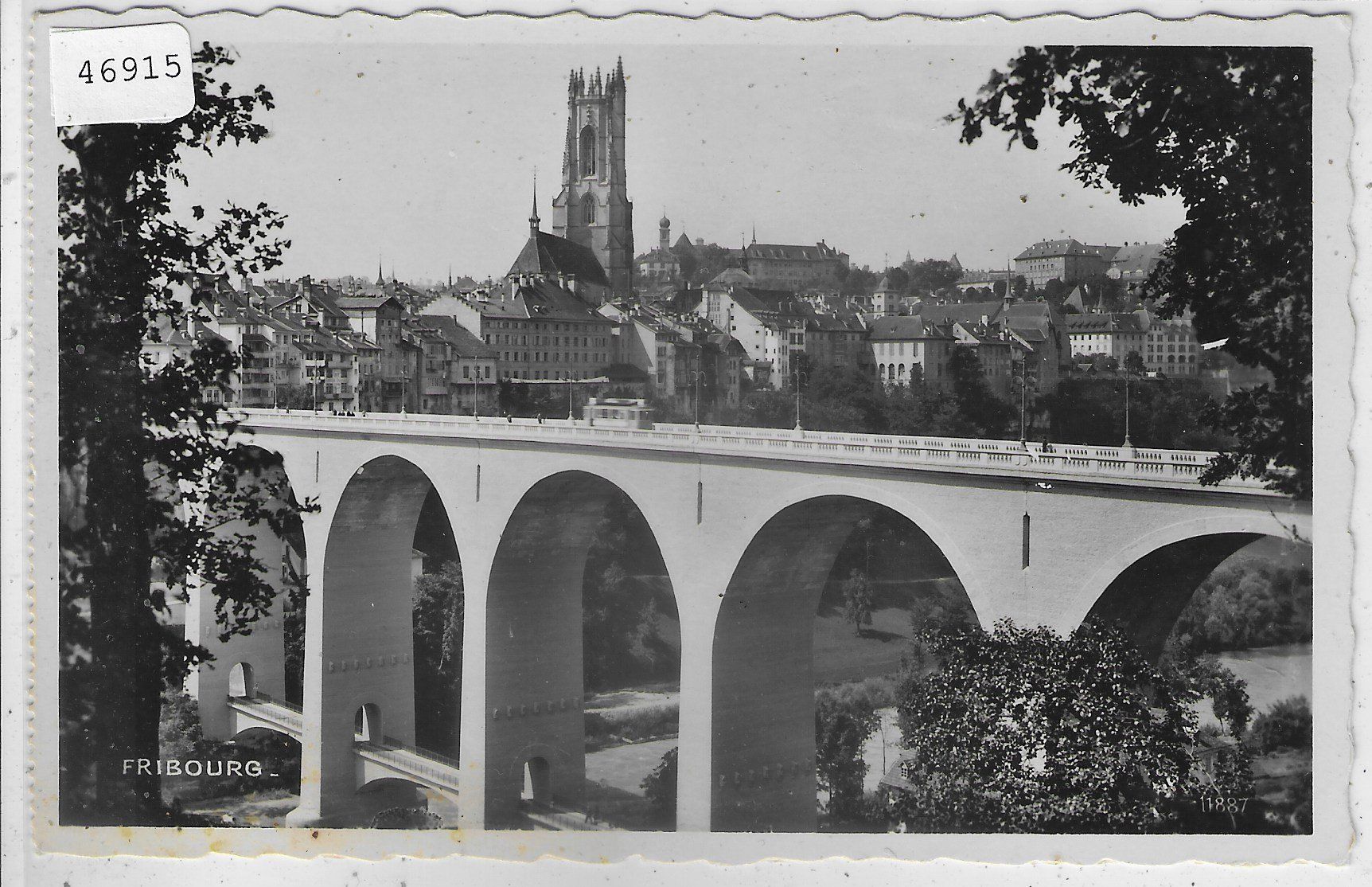 Cartoline postali: Fribourg - Brücke mit Tram – Usato da Ettingen venduto da Kartenplanet