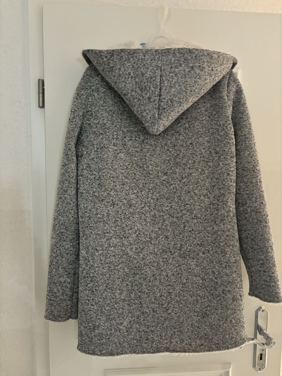 Jacken: Kuschelige Winterjacke Gr. L mit Kapuze Teddyfutter – Neu (gemäss Beschreibung) aus Adlikon b.Regensdorf von bar_mp5k 1