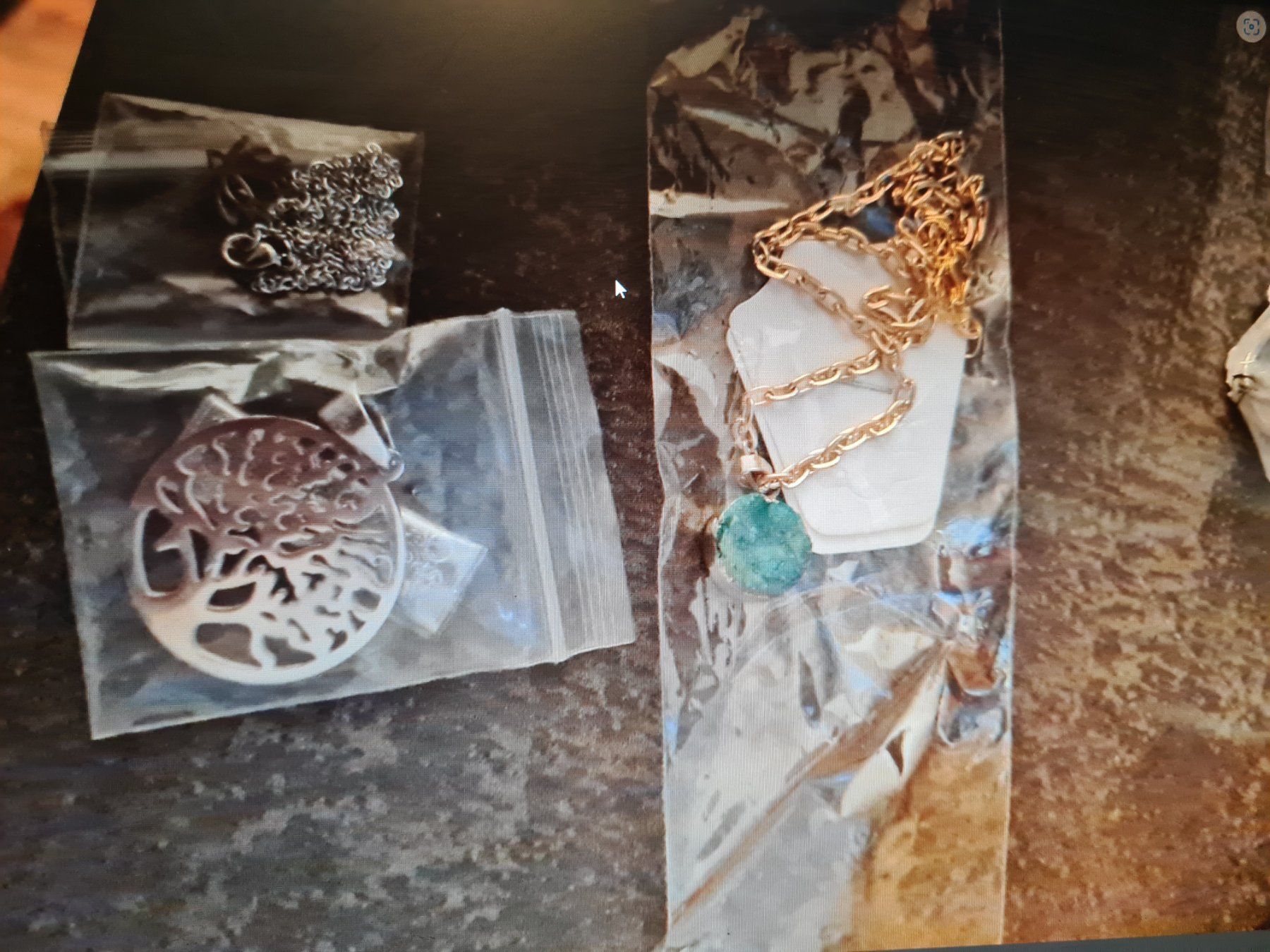Catenine: 3 Ketten, 1 Fusskette & 1 Ring – Nuovo e nell'imballaggio originale da Baden venduto da rocket85 5