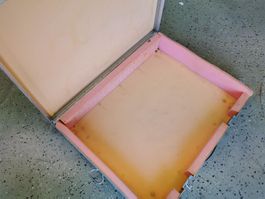 Grosses flaches Case (L90 x T73 x H17)