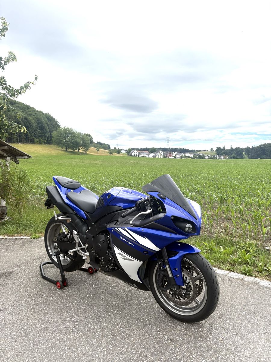 Yamaha Strada: Yamaha R1 – Usato da Kerzers venduto da rocco65