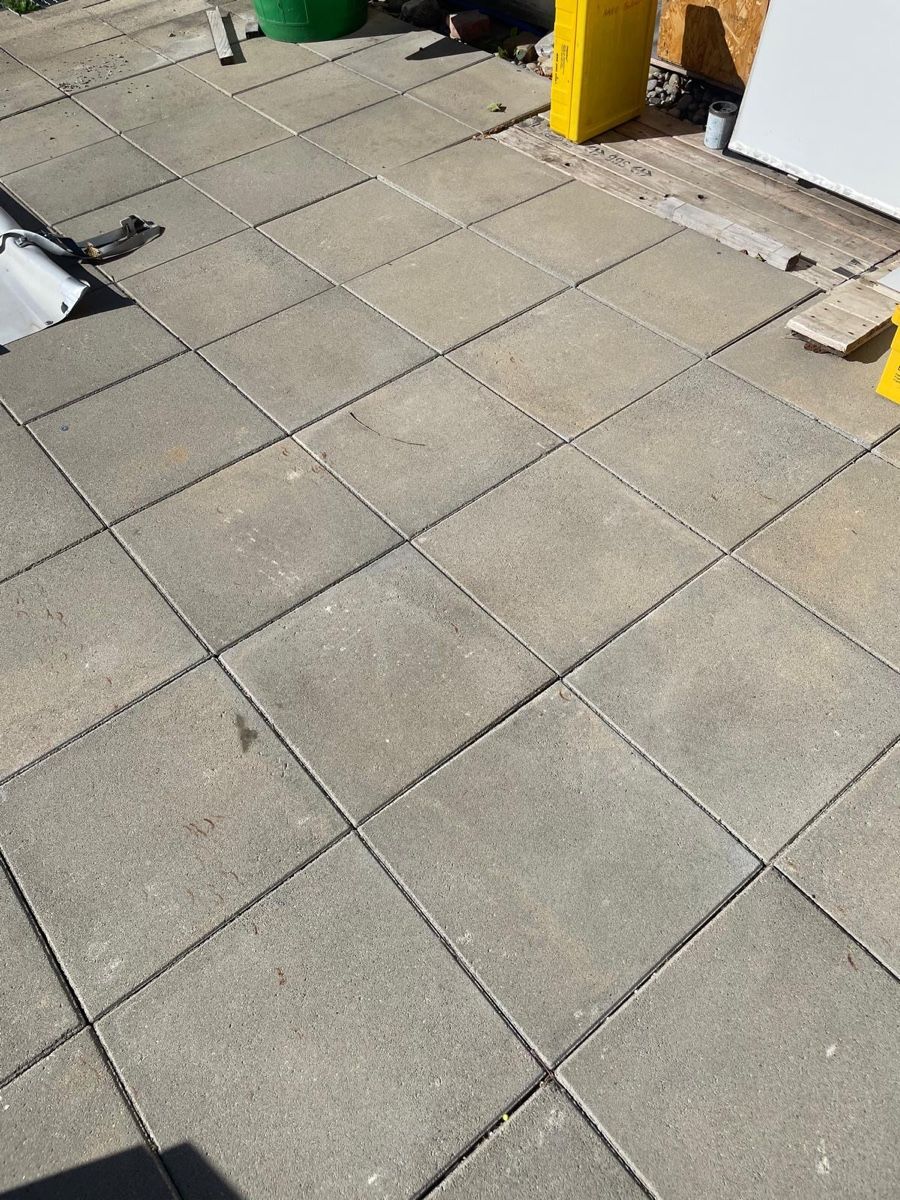 Bodenbeläge: Betongehwegplatten gebraucht. Ca 100 Stk – Gebraucht aus Rietheim von Hirtdm