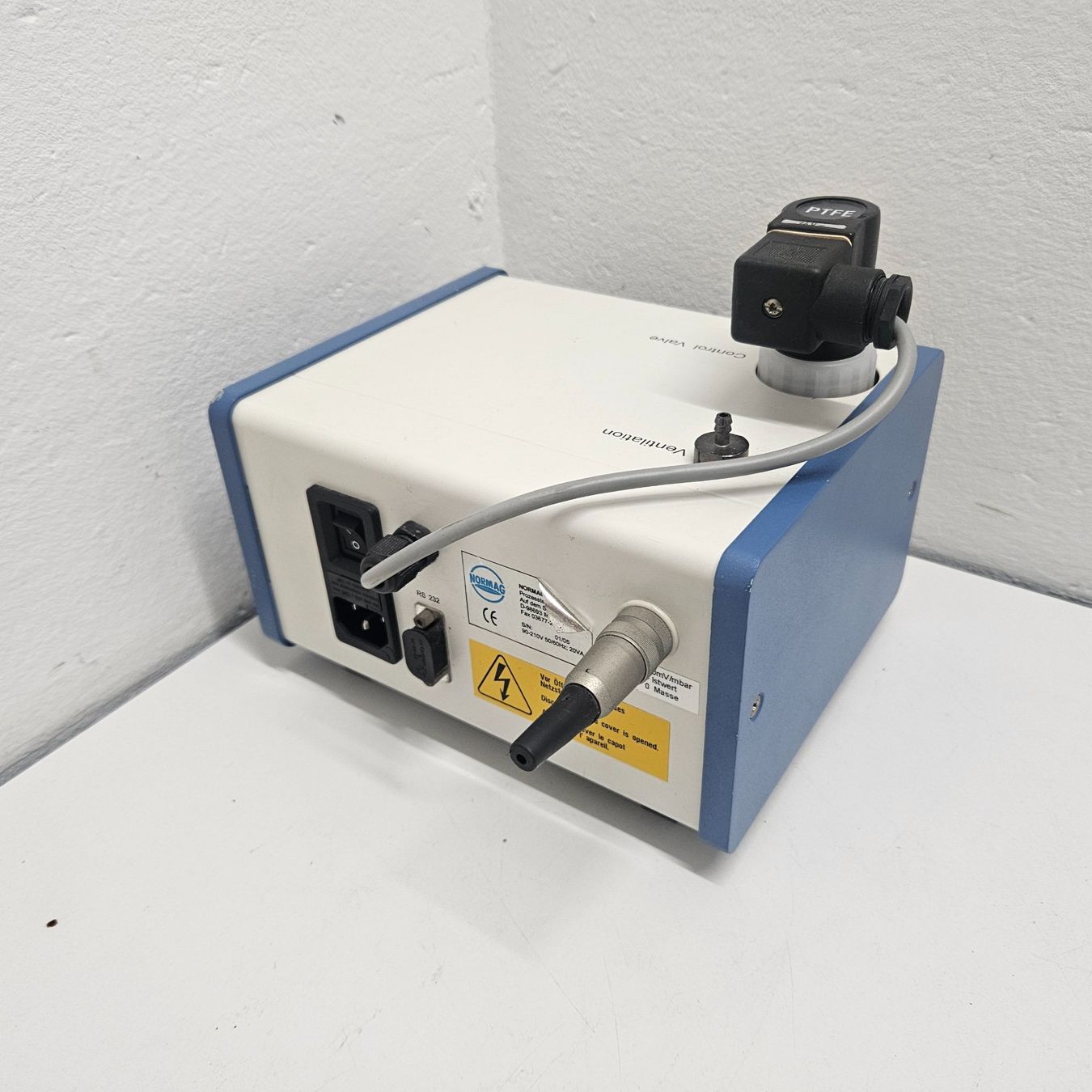 Accessori da laboratorio: ILMVAC VCZ 324 Vakuumcontroller – Usato da Niederdorf venduto da LeptonAG_Labor 3
