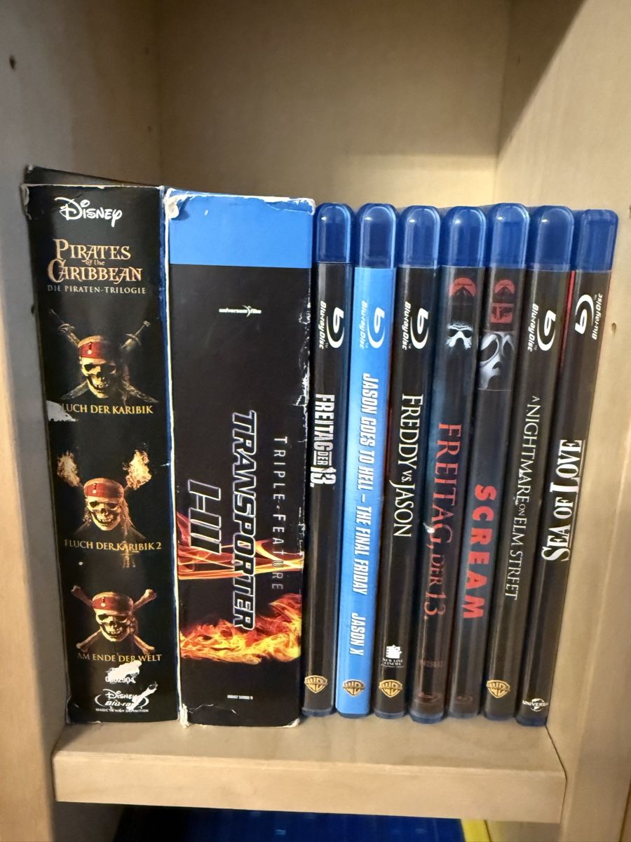 Tous les DVDs: Blu Ray Sammlung 300 Stk. – D'occasion à Rüfenacht BE par Legionar 5