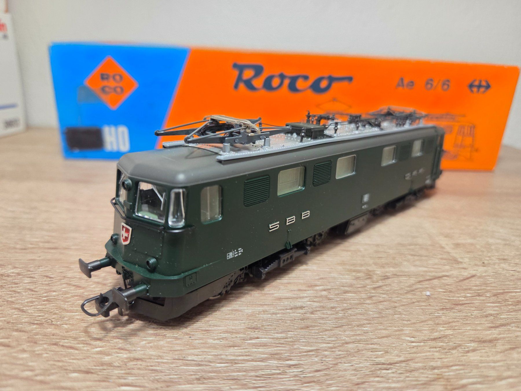 Roco Modellini di ferrovie: Roco 43535 E-Lok Ae 6/6 SBB H0 – Usato da St-Aubin-Sauges venduto da Lo_Go 2