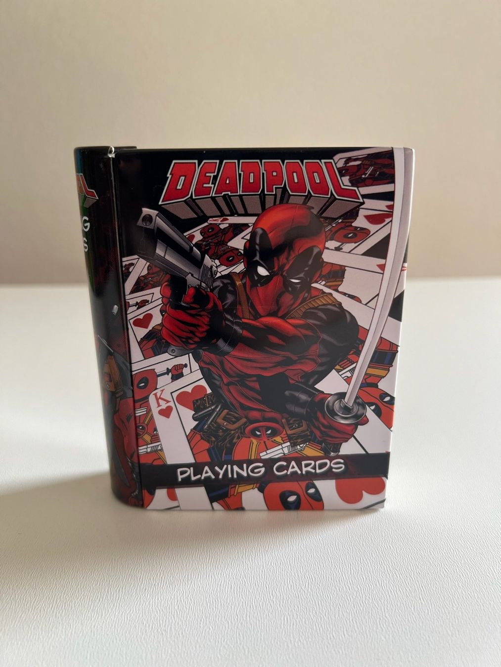 Karten: Cartes Deadpool avec étui en métal – Neu und originalverpackt aus Le Mouret von perfectbijou
