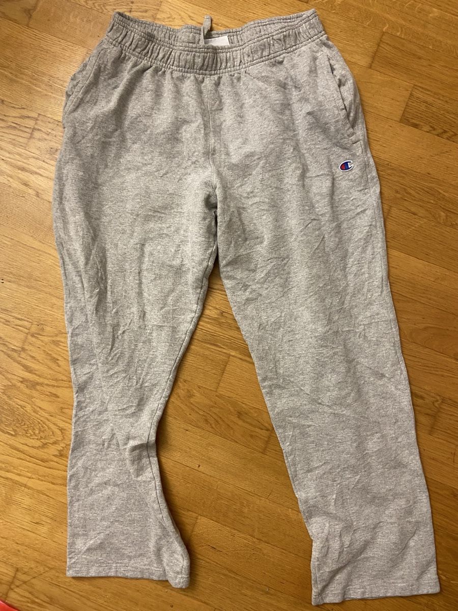Champion Pantaloni: Champion Jogginghose grau Grösse XL – Usato da Luzern venduto da ThrowbackVintage