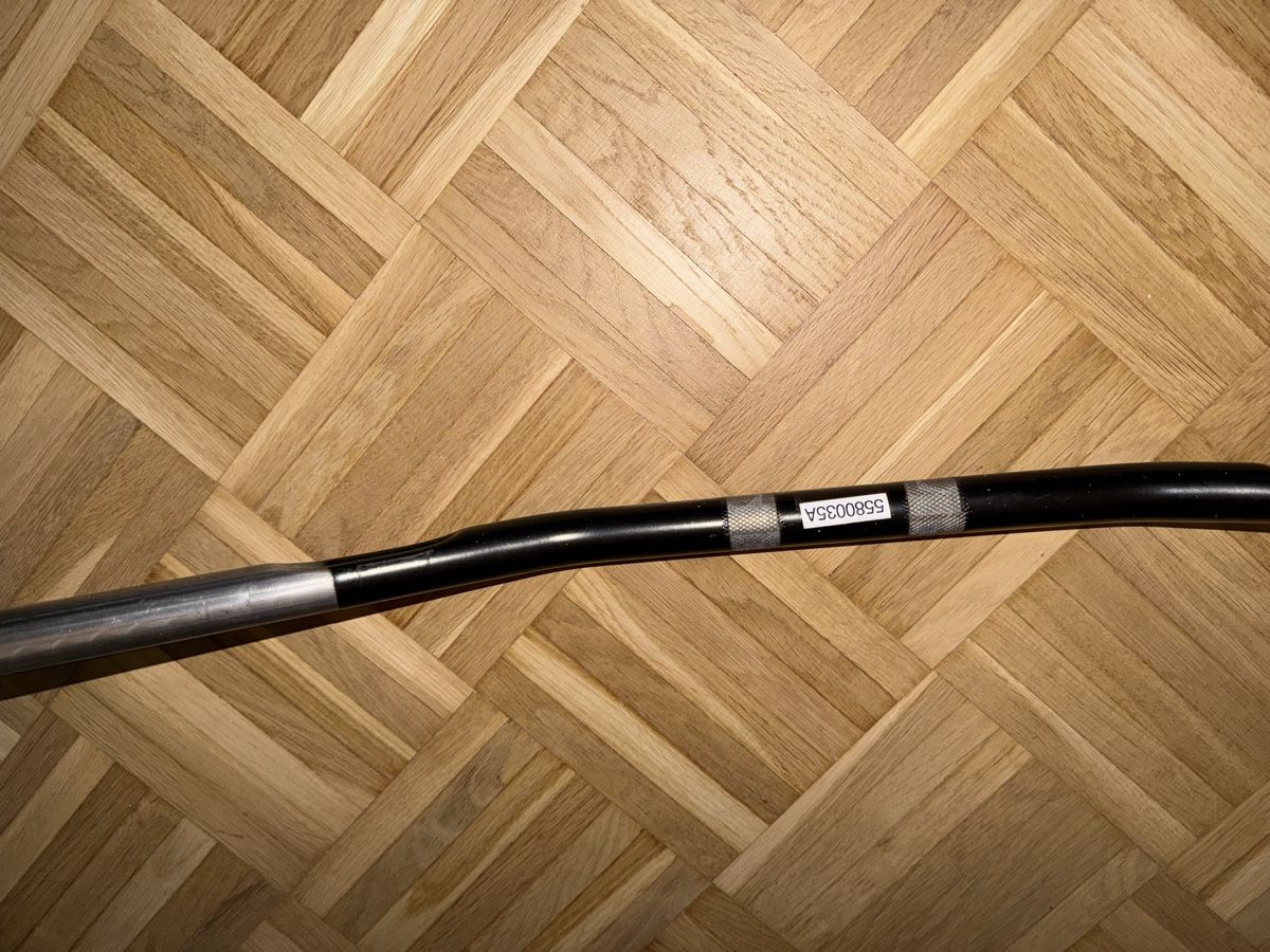 Harley-Davidson Tutti i ricambio per moto: Lenker Drag Bar schwarz matt – Usato da St. Gallen venduto da Youneverwalkalone 1