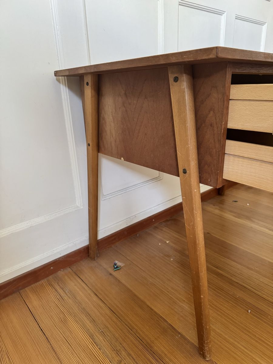 Scrivanie: Mid-Century dänischer Schreibtisch – Usato da zürich venduto da goldklumpen 1