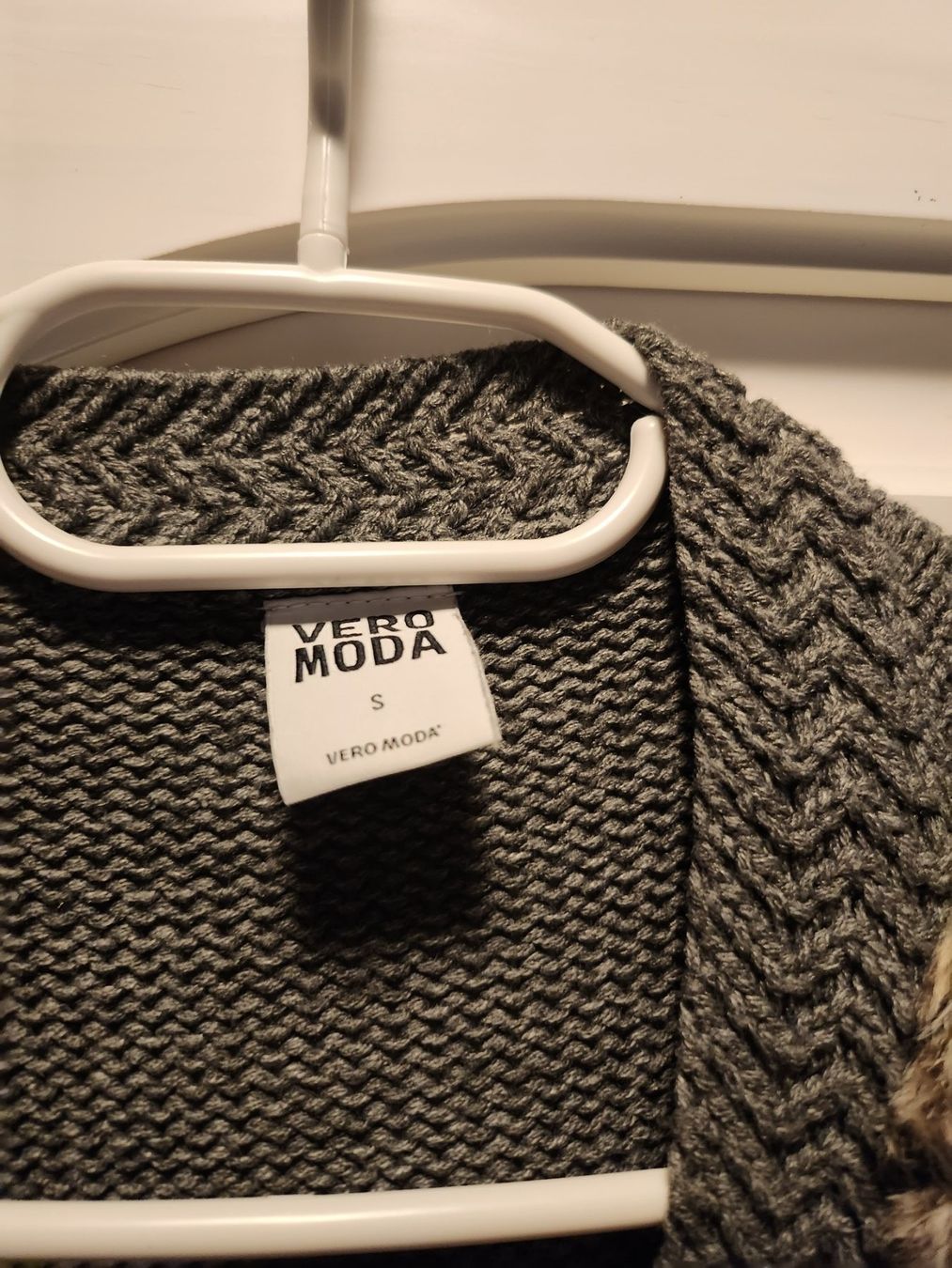 Vero Moda Gilets & Westen: Strickweste Vero Moda – Gebraucht aus Kefikon TG von Livline 1