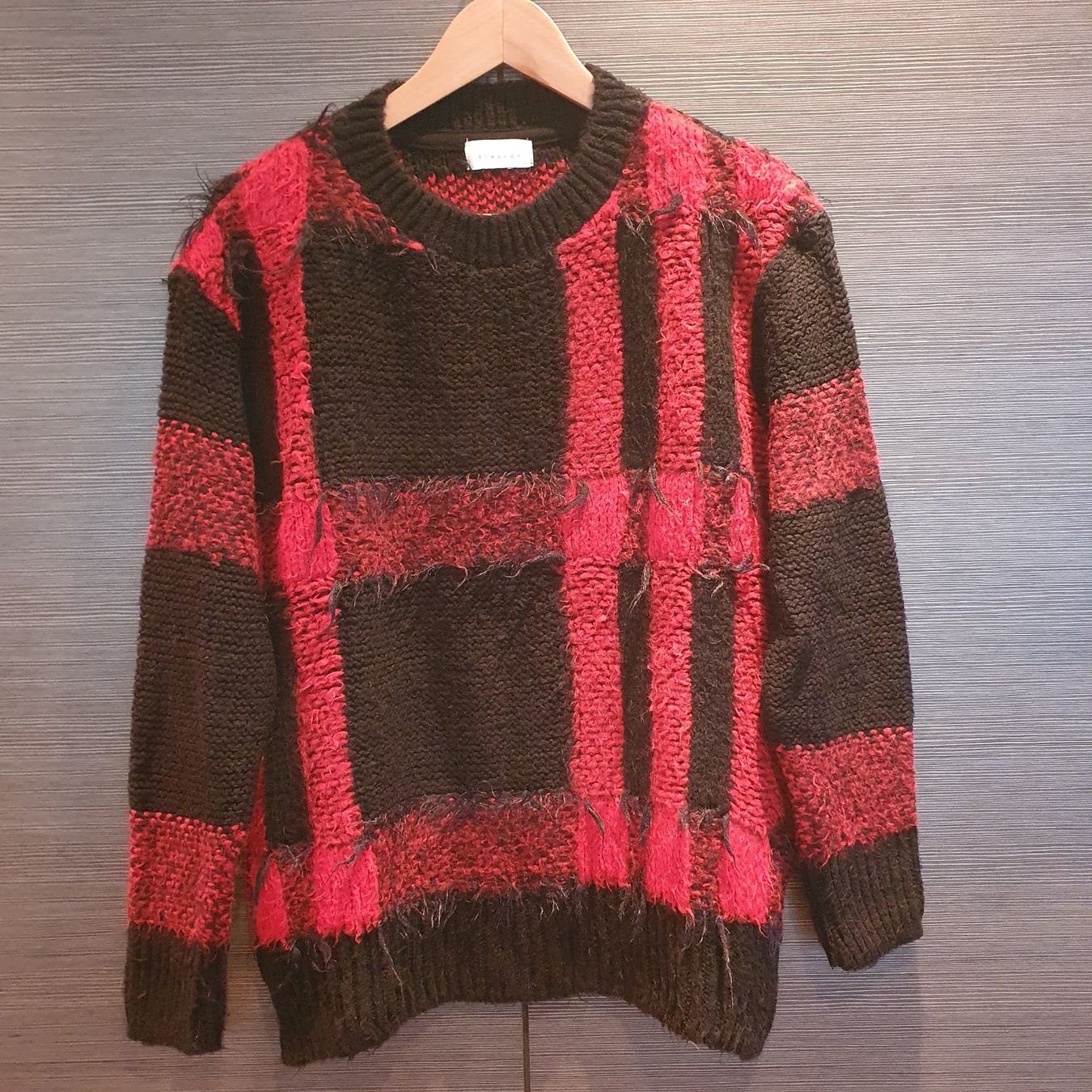 Maglioni & Felpe: Winterpullover schwarz-rot – Usato da Römerswil LU venduto da cfm_j789