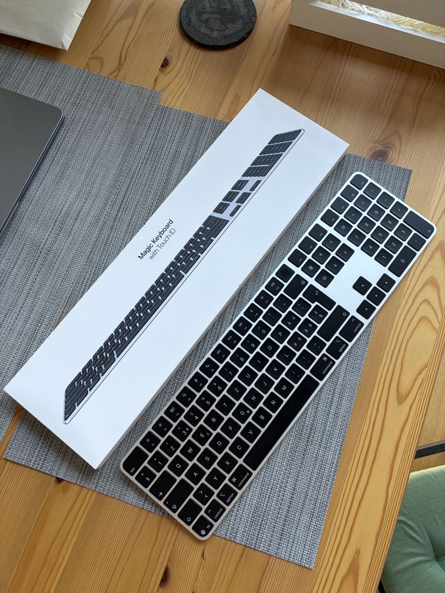 Apple Tastiere: Apple Magic Keyboard Touch ID USB-C – Usato da Basel venduto da Mr.Krabs1990