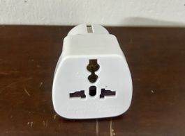 [NEU]: Universal-Reiseadapter (Steckdosen)