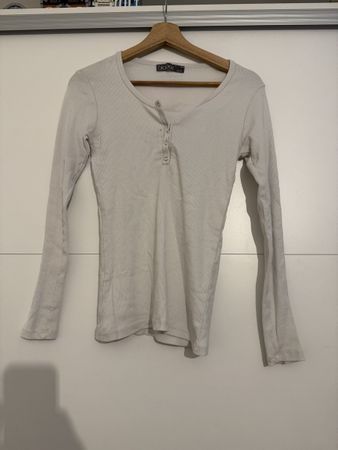 Schickes Langarmshirt Grösse M