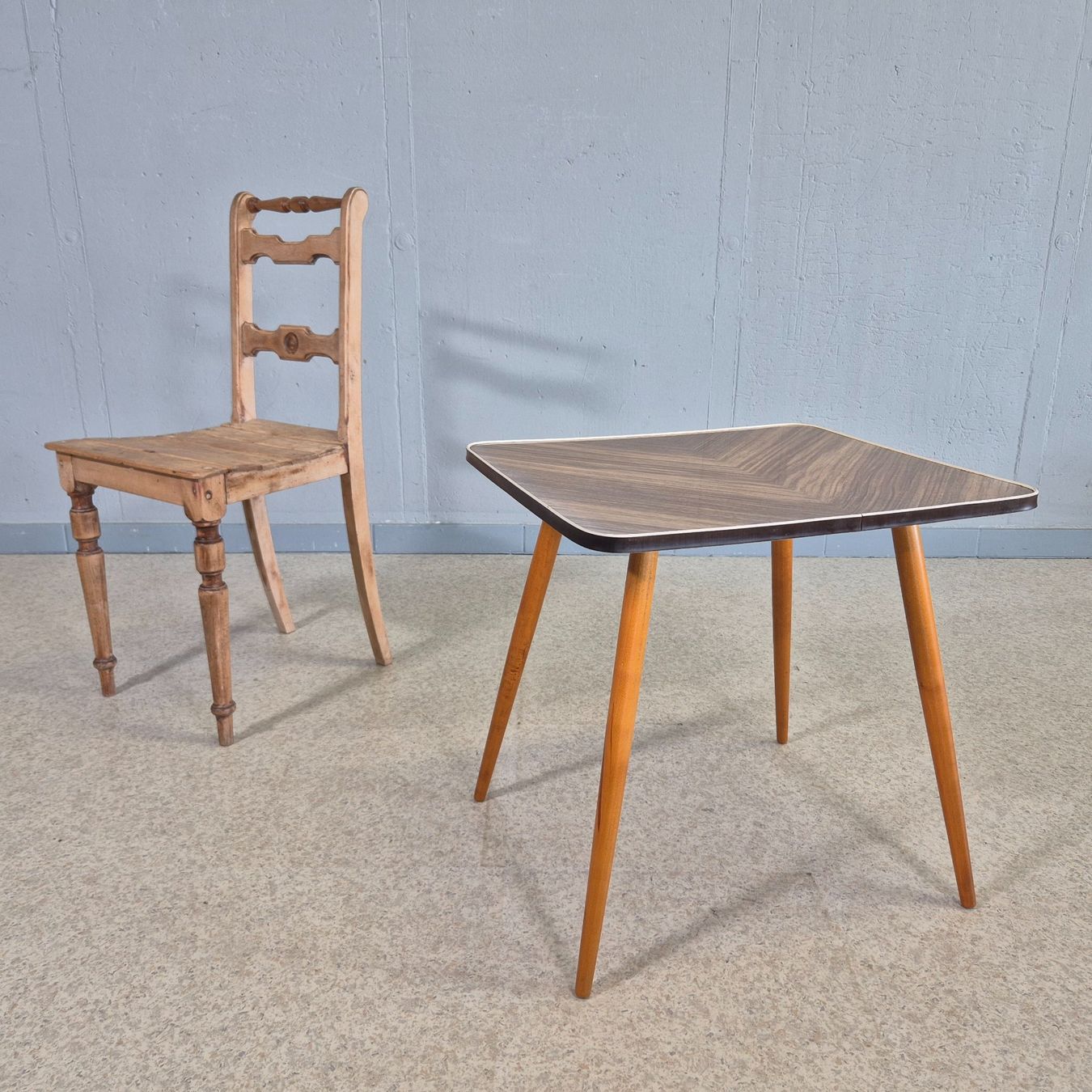Tische: MCM Coffee-Table Beistelltisch Holzoptik Tisch – Gebraucht aus Nottwil von Wondewa-Shop