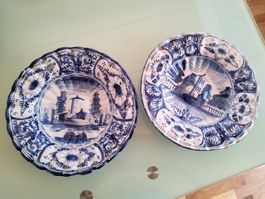 Lot de deux assiettes antique décorative avec jolis décors