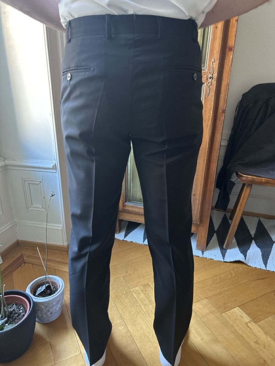 Massimo Dutti Anzüge: Massimo tailored Black Trousers - Stylish & Versatile, Size – Gebraucht aus Lausanne von dre_th8k 1