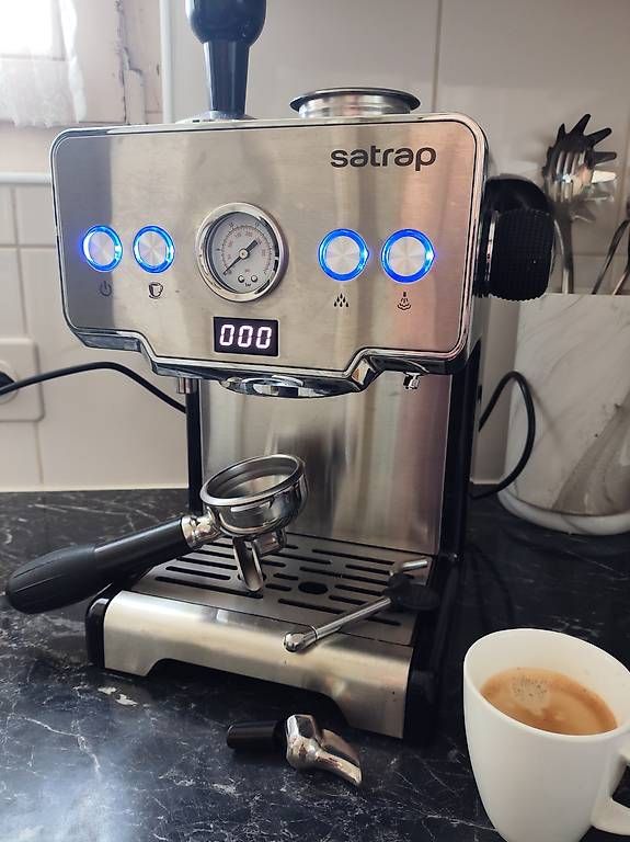 Macchine per caffè & Macchine per espresso: Espresso Maschine (60chf vb)  – Usato da Derendingen venduto da keinGutmensch