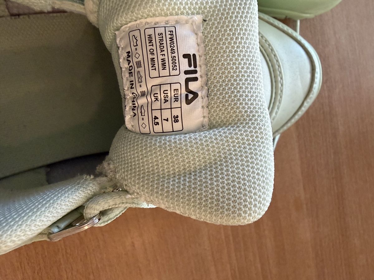 Fila Scarpe da donna: Fila Sneakers Modell Strada  mint Grösse 37.5 – Usato da Wetzikon ZH venduto da rvollenweider 1