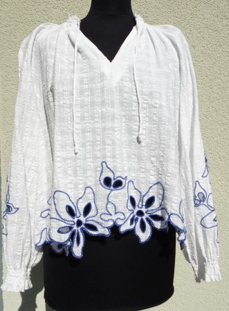 Tunika Zara blau weiss Blumen Lochmuster Gr. M