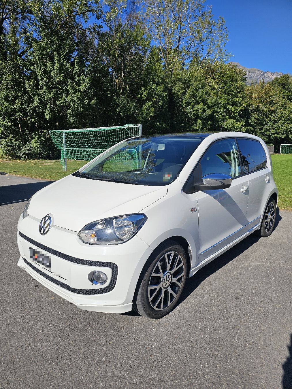 VW Autos: Wunderschöner VW Up weiss 1.0, 8-fach bereift – Gebraucht aus Balzers von ridr 2
