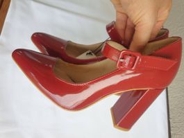 ZIGN PUMPS LEDER LACKLEDER ROT FARBTON 37 SCHUHE SANDALE