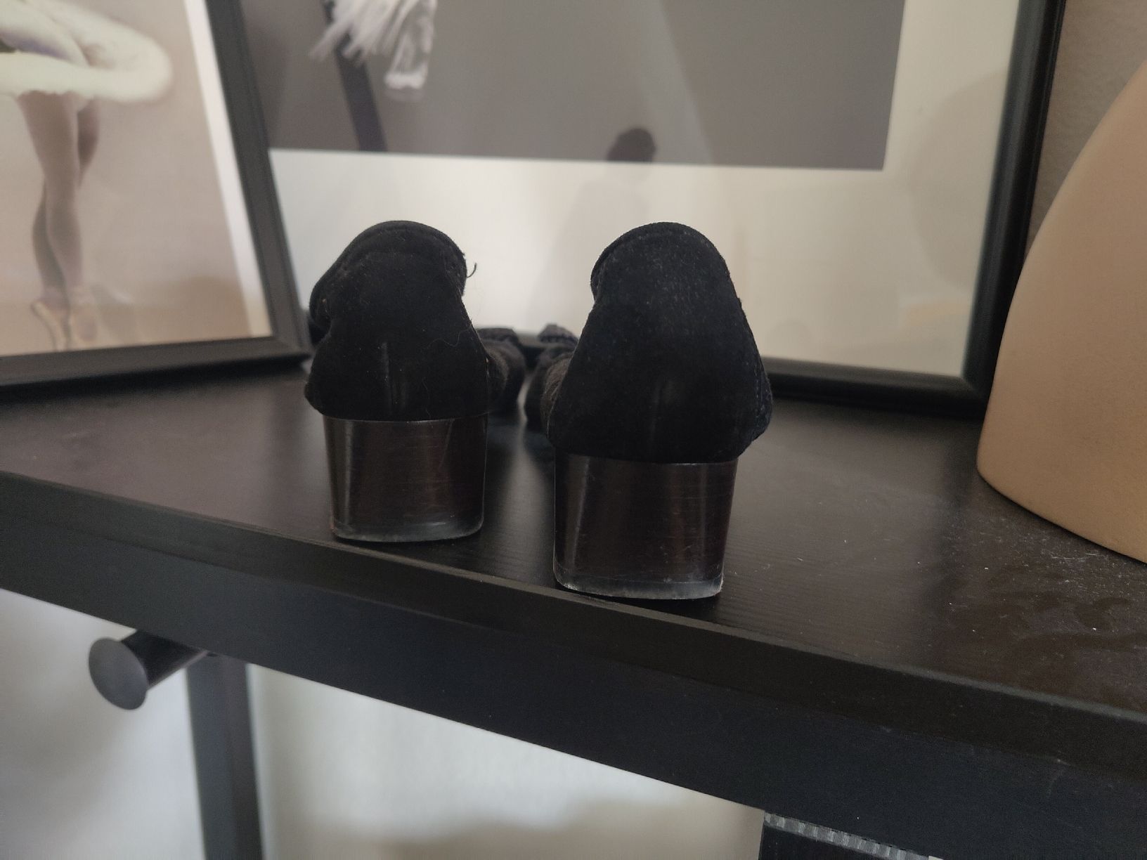 Lloyd Damenschuhe: LLOYD - Perforierte Lederpumps, Gr. 41 – Gebraucht aus Zollikofen von AliaRuna 1