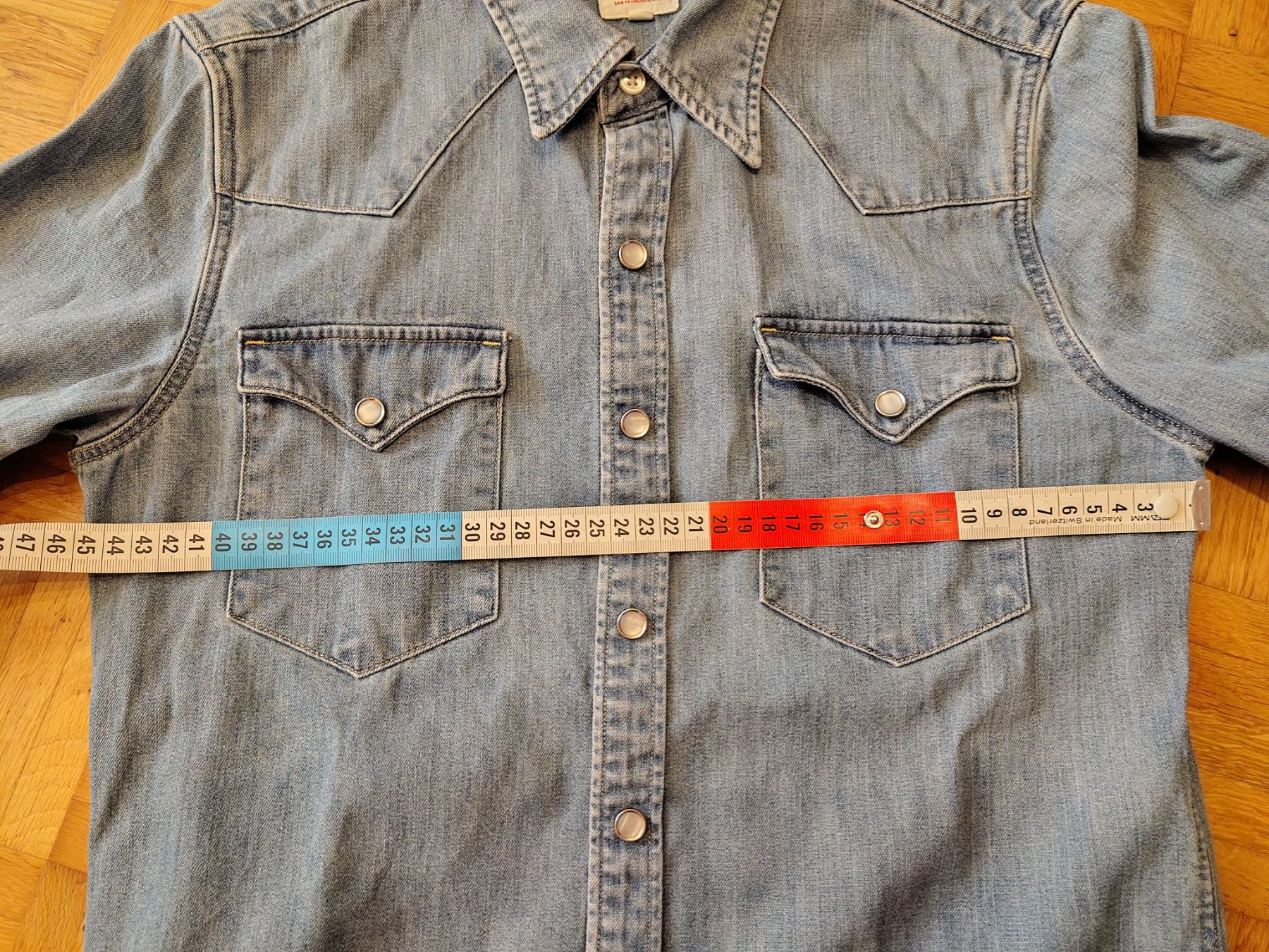 Levi's Hemden: Levis Denim Shirt – Gebraucht aus Rüedisbach von Minduck 2