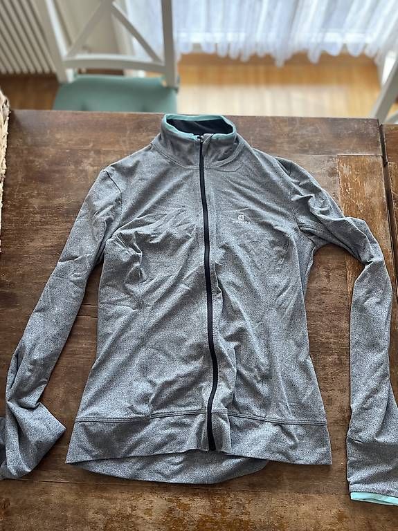 Maglioni & Felpe: unterschiedliche Pullover – Usato da Zürich venduto da gio_6f5b 1